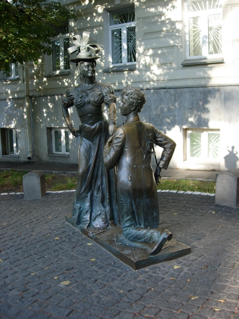 Kiev sculpture. Photo by Sylvie Barbalat, October 2006